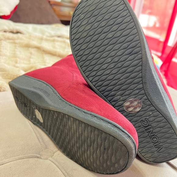 Vibrant burgundy Suede Boots - Picture 3 of 7